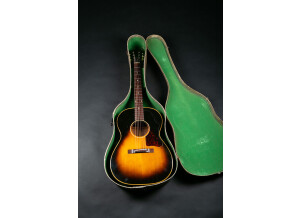 Gibson LG-2