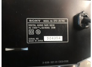 Sony DTC-ZE700