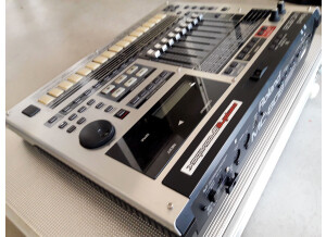 Roland MC-808 (37351)
