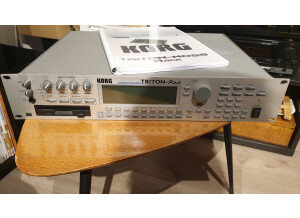 Roland D-110 (26759)
