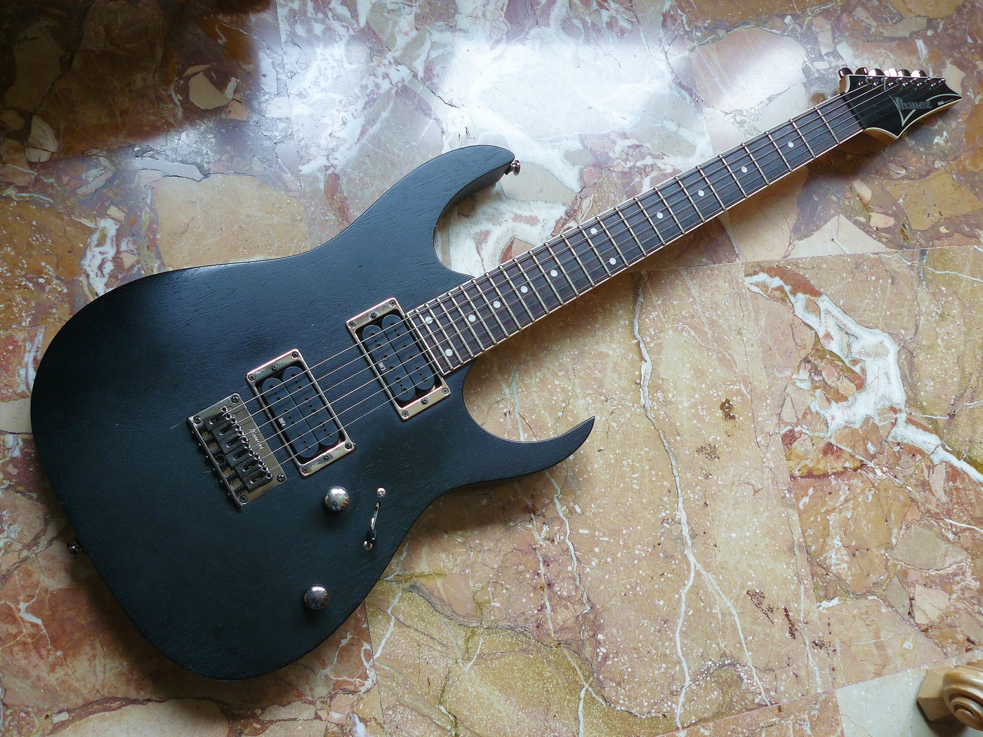 Pictures and images Ibanez RG321MH - Audiofanzine