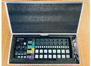 Arturia BeatStep Pro (55140)