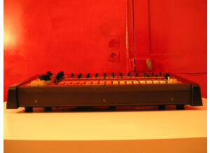Roland TR-808 (1395)