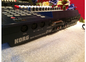 Korg D16