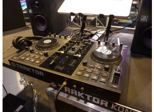 Native Instruments Traktor Kontrol S2 (22482)