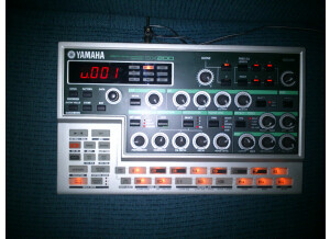 Yamaha DX200 (51387)