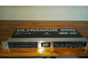 Behringer Ultragain Pro MIC2200 (65357)