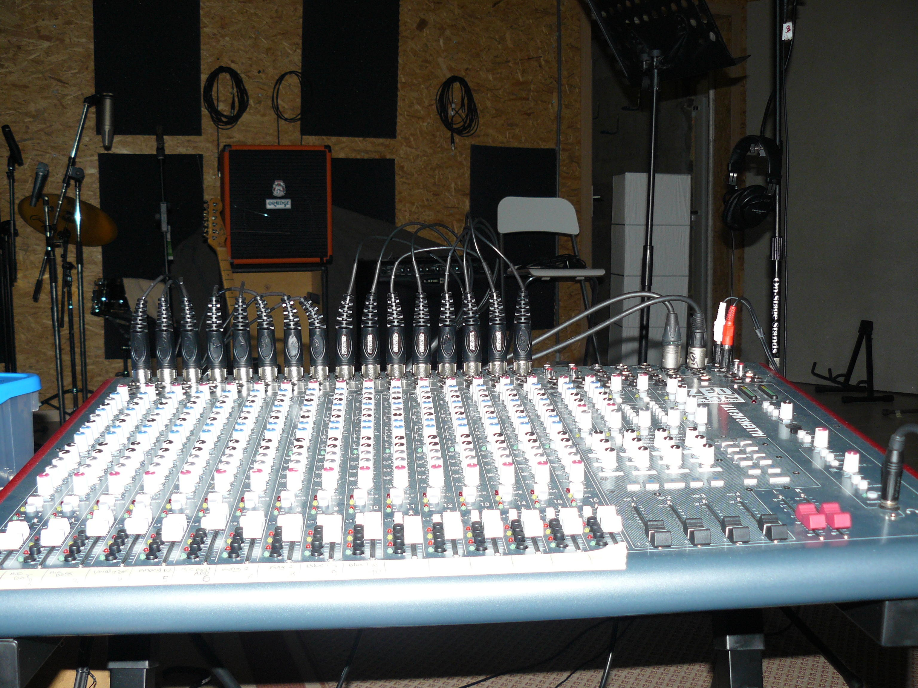 Allen & Heath ZED-R16