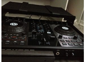 Native Instruments Traktor Kontrol S2 (27830)