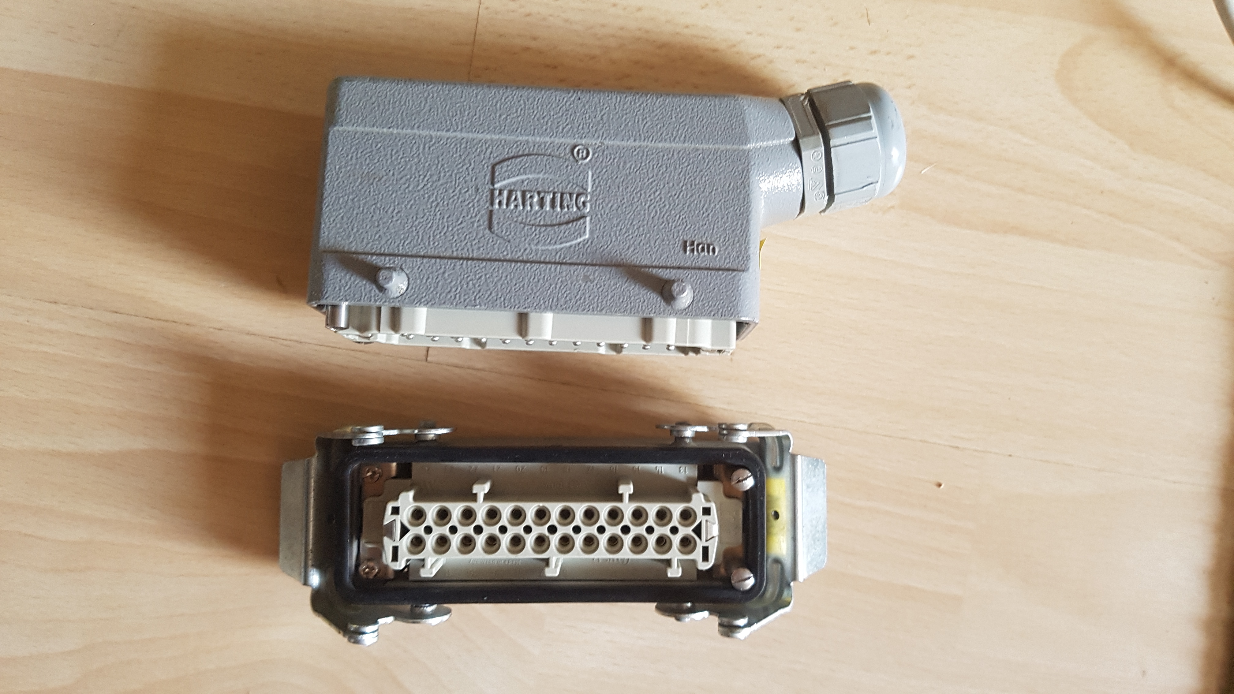Harting Cables et fiches Sono (5842)