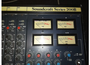 Soundcraft 200-B 24/4/2 (4826)