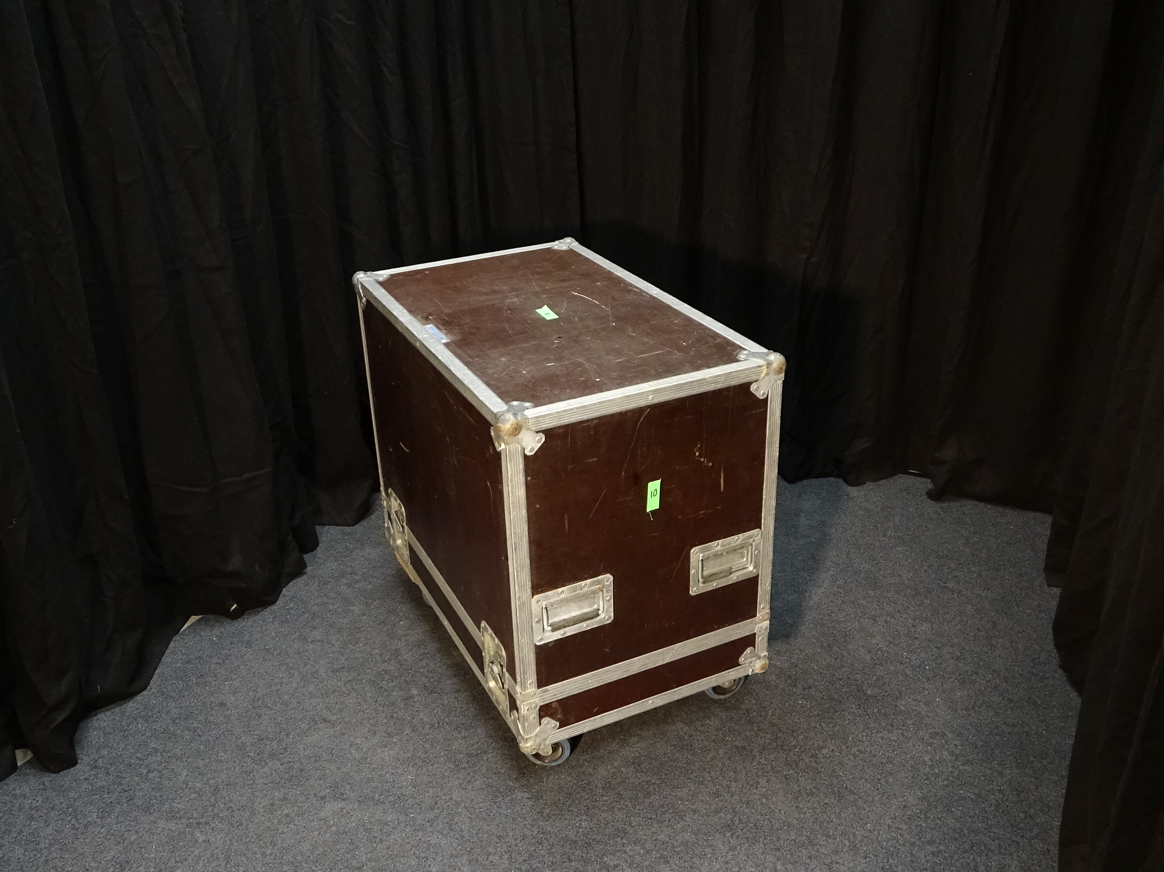 Flight case type cloche, idéal pour enceintes