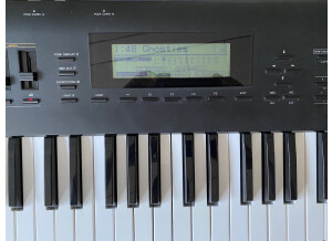 Roland D-70 (14058)