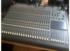 Mackie 8 Bus Series 24/8/2 (91847)