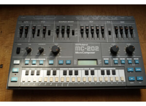 Roland MC-202 (66651)