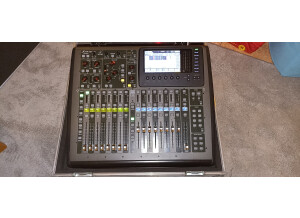 Behringer X32 Compact (35837)