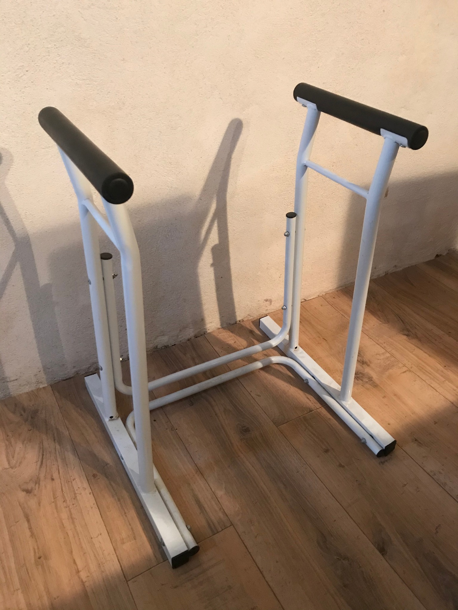 Support détourné métal pour console clavier, matériel divers. Hauteur 65 cm