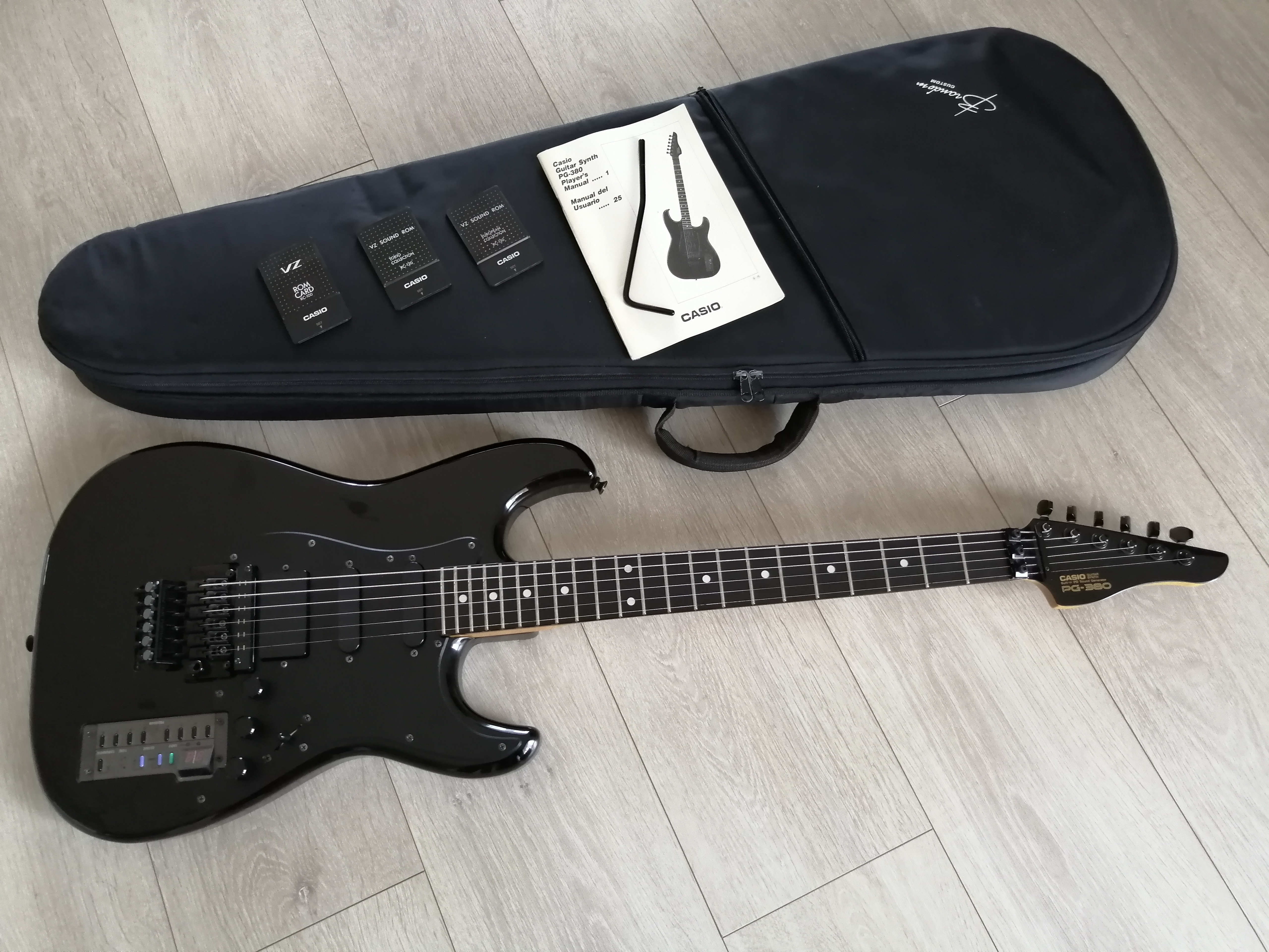 Casio PG-380 MIDI Guitar (70645)