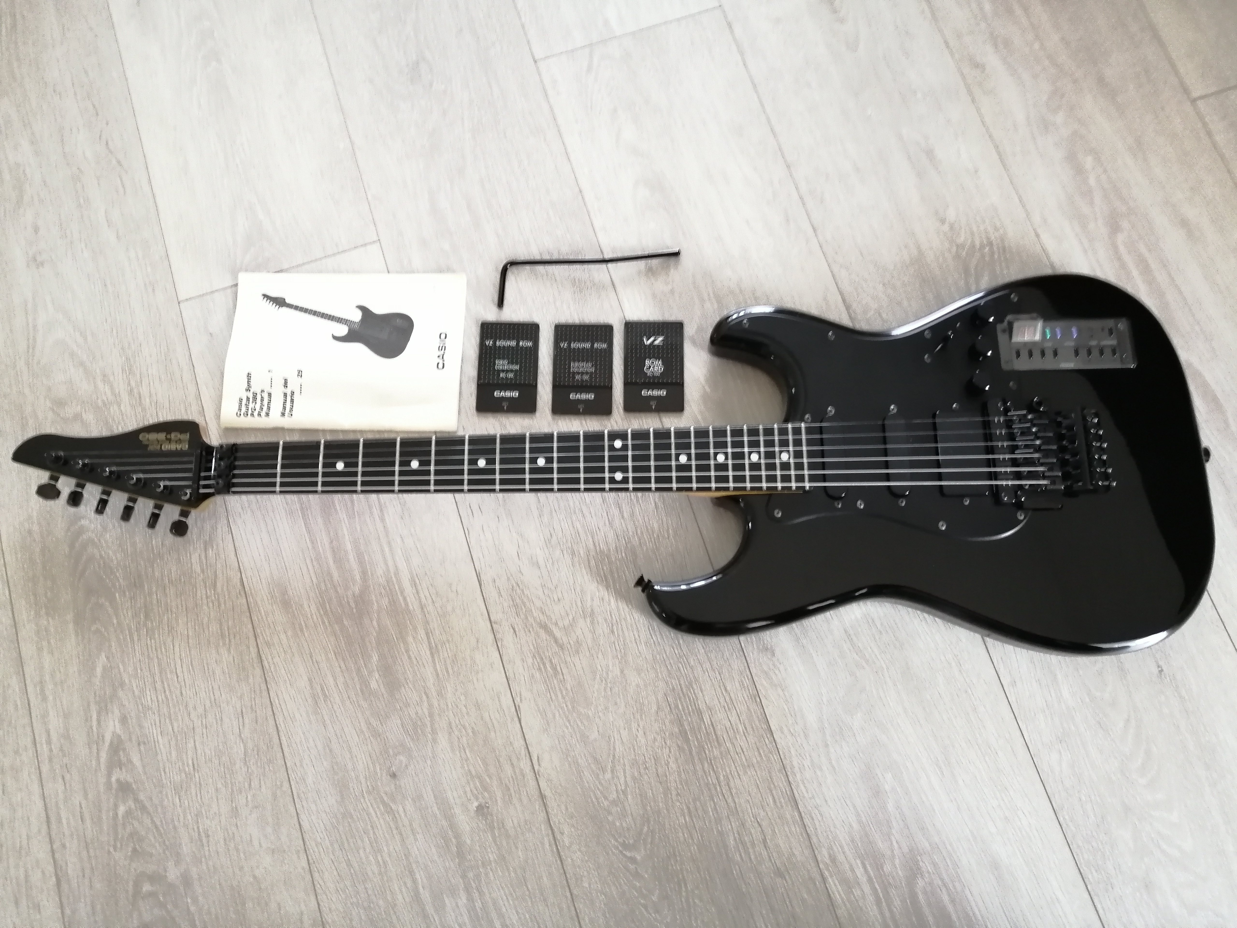 Casio PG-380 MIDI Guitar (68235)