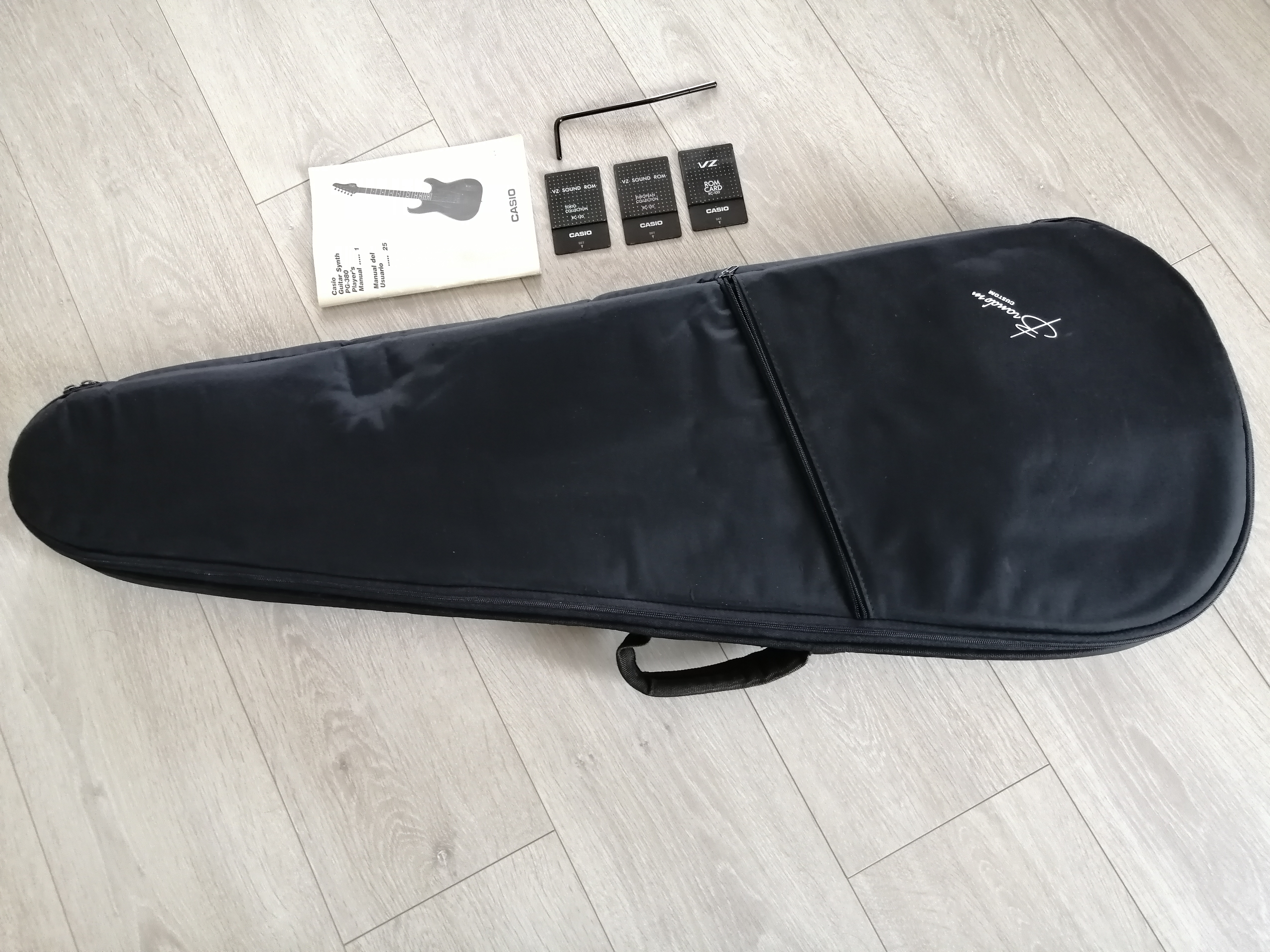 Casio PG-380 MIDI Guitar (94713)