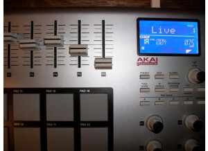 Akai MPD24 (48161)