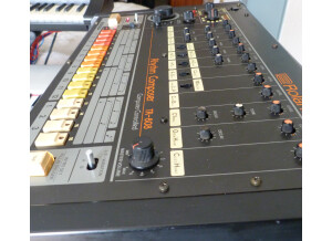 Roland TR-808 (24763)