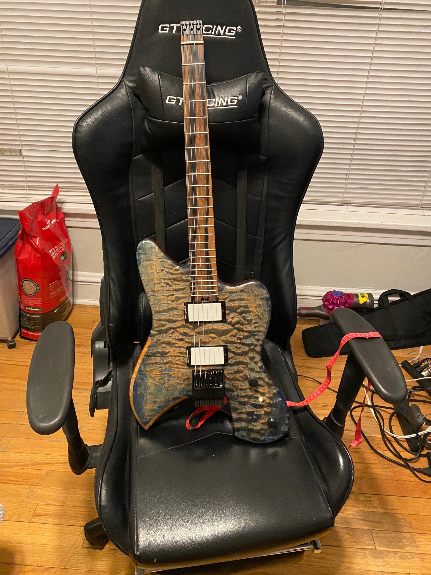 Hufschmid Guitars Aton