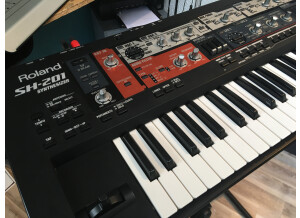 Roland SH-201 (1703)