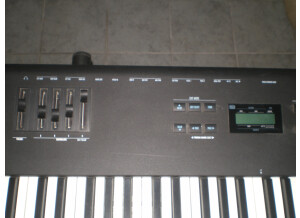 Alesis QS8 (11411)