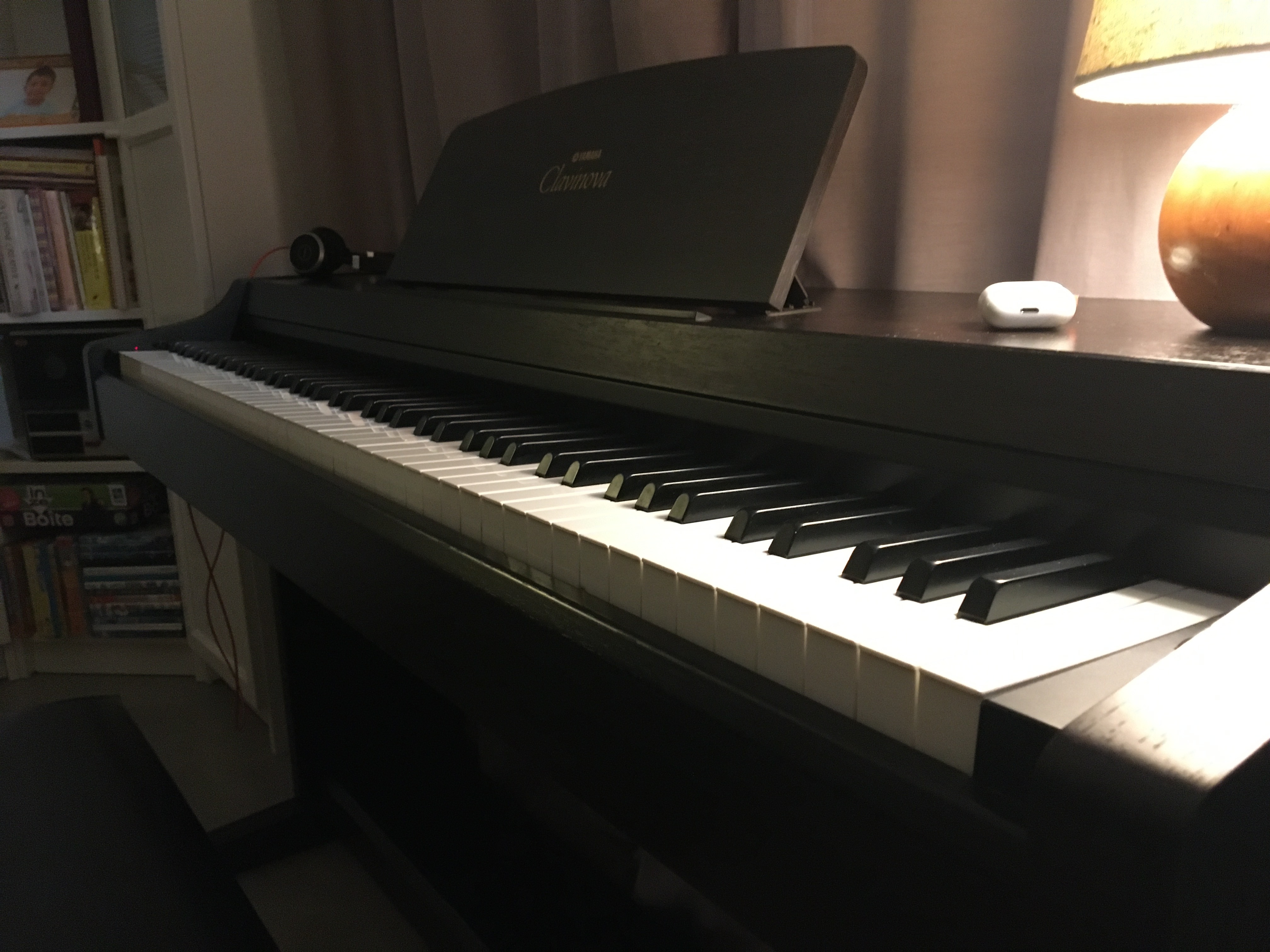 Clavinova clp 810 top