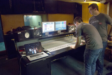 ILLUSTRATION ILLUSTRATION