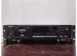 Sony DTC-690 (82165)