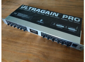 Behringer Ultragain Pro MIC2200 (1729)
