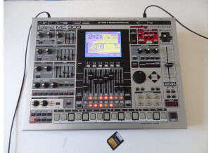 Roland MC-909 Sampling Groovebox (63713)