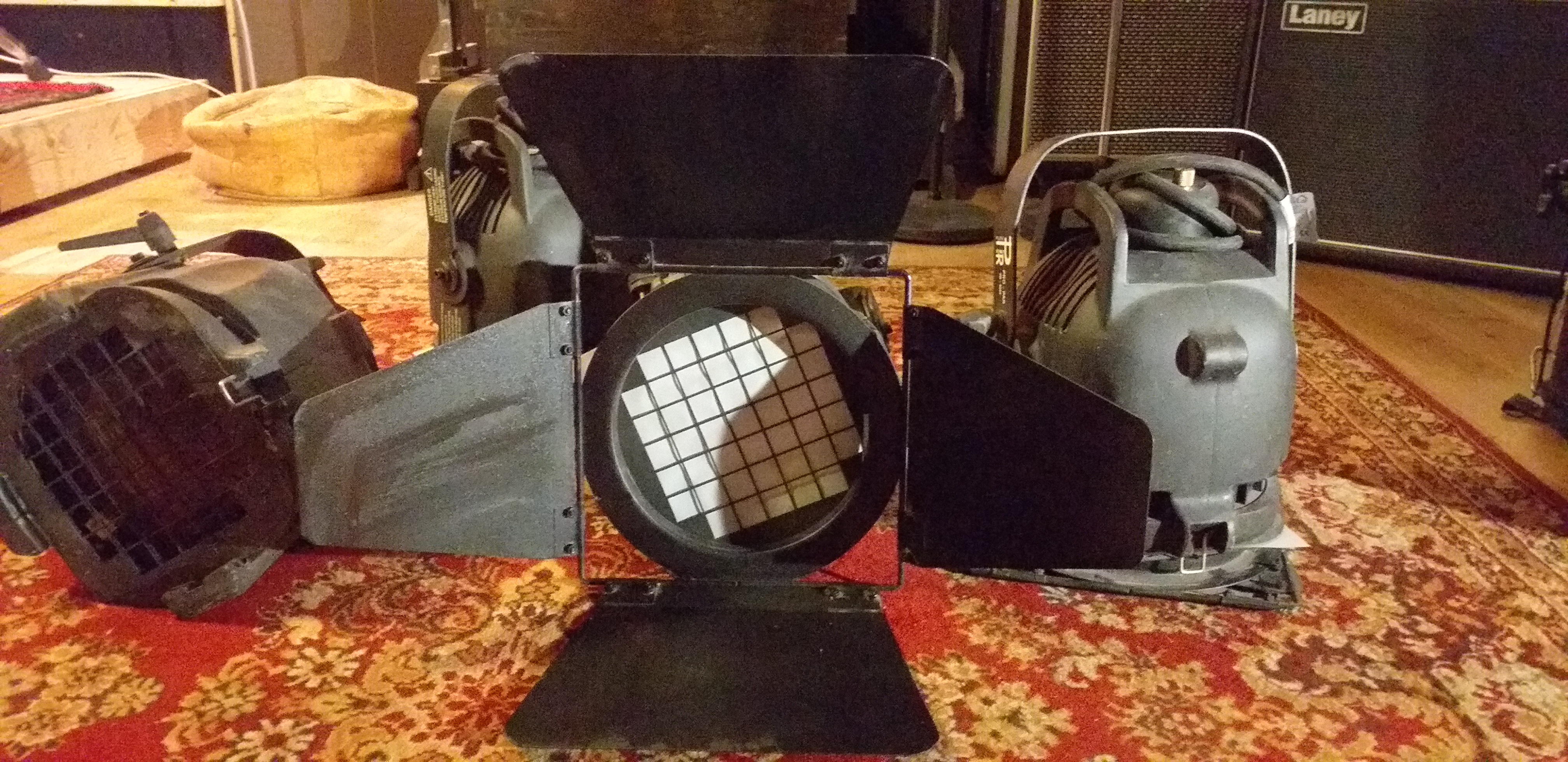 vend 6 projecteurs PR lighting PRO PAR PR-3040