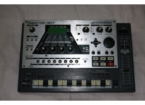 Roland MC-307 (65257)