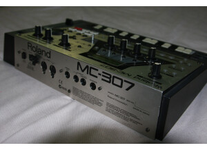 Roland MC-307 (15741)