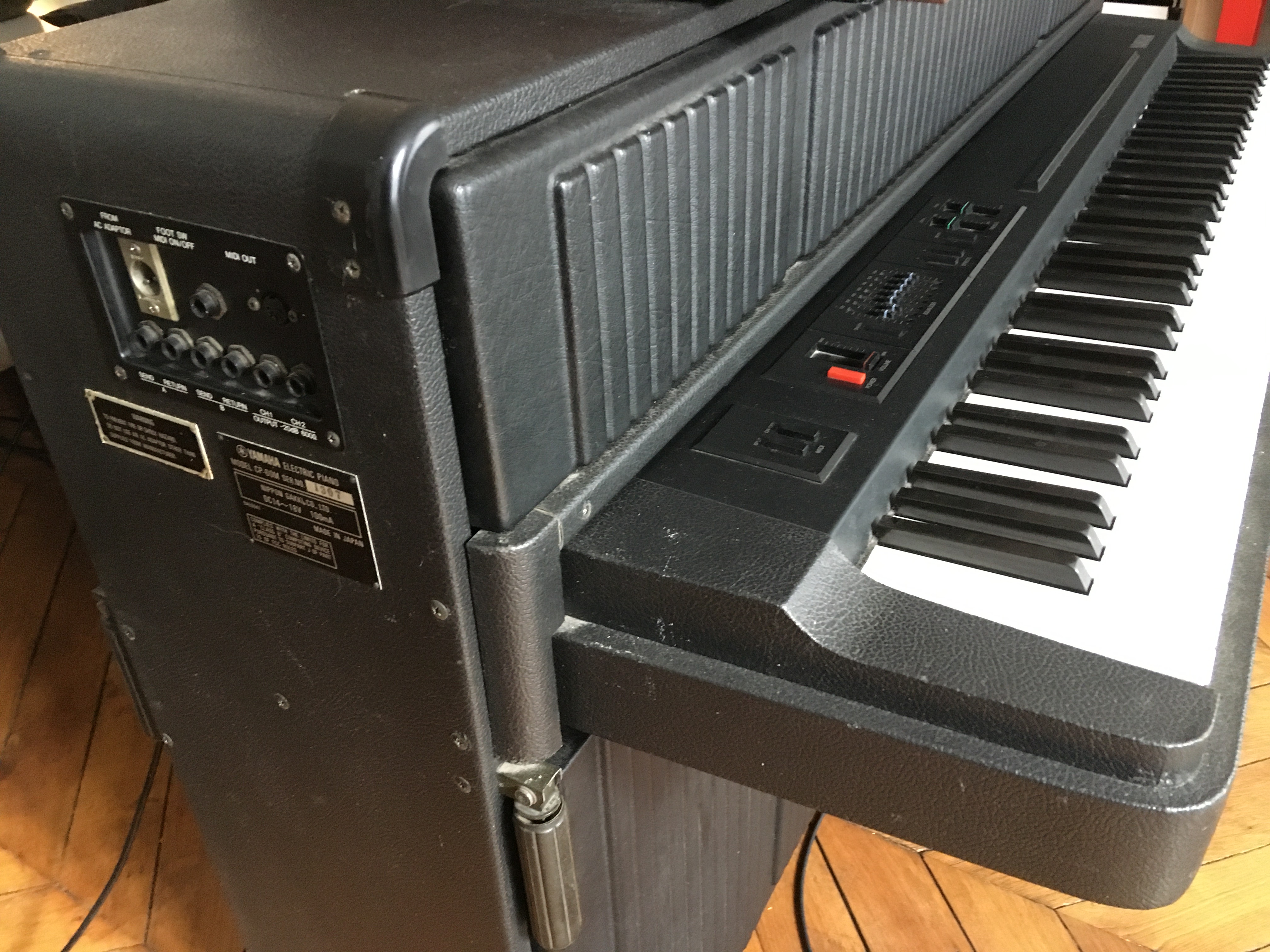 Pictures and images Yamaha CP 60 Audiofanzine