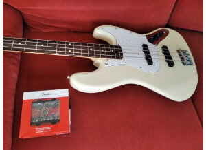 Fender Made in Japan Traditional '70s Jazz Bass