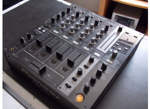 Pioneer DJM-700-K (80514)