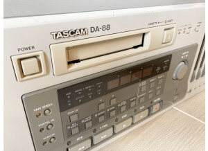 TASCAM DA-88_2061