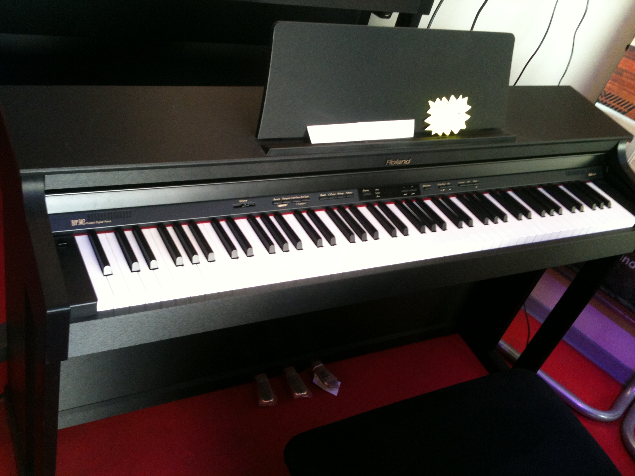 HP302 Roland HP302 Audiofanzine