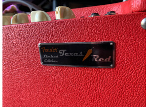 Fender Hot Rod Deluxe - Texas Red & Celestion Vintage 30 Limited Edition