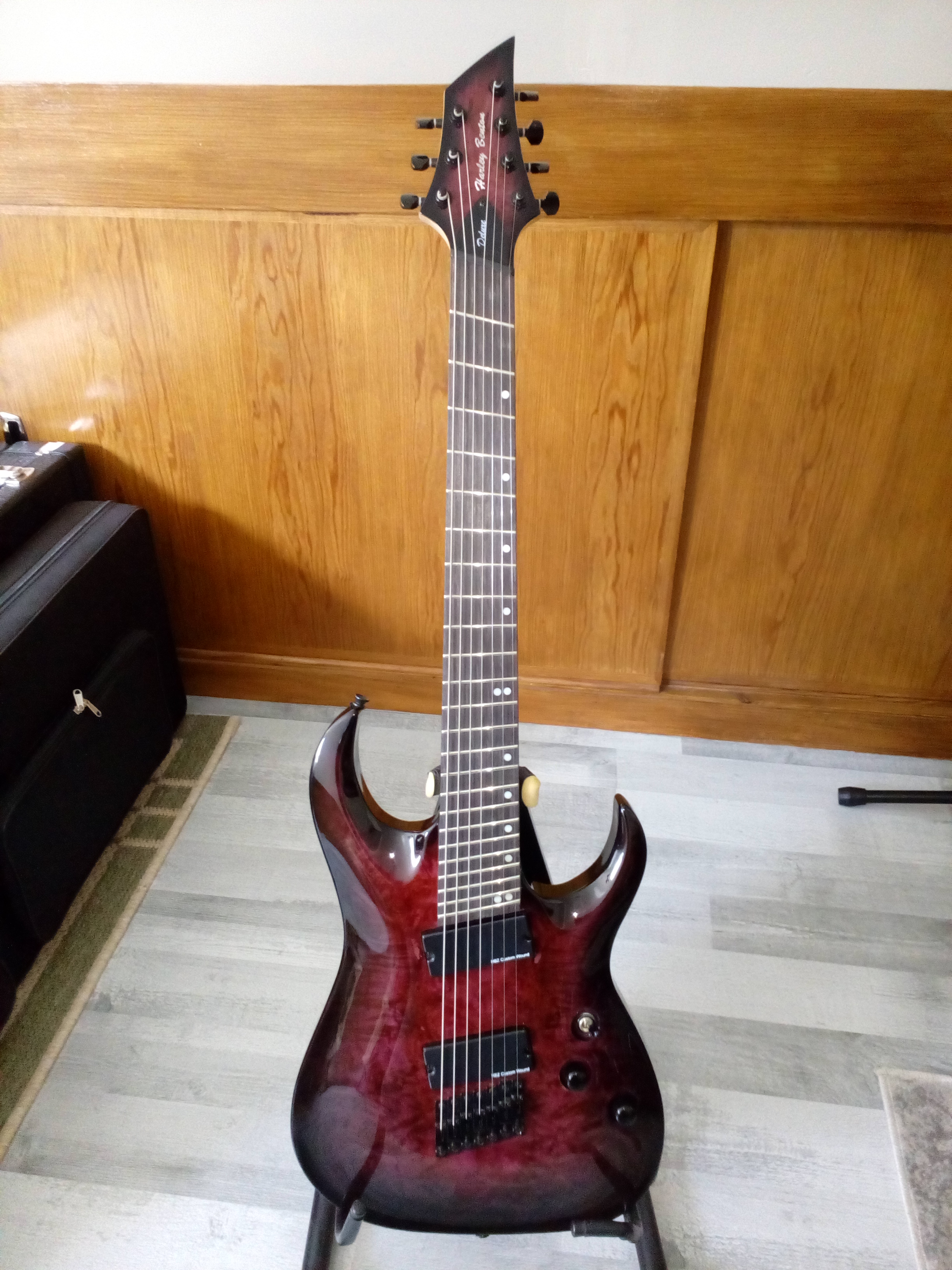 Vends HARLEY BENTON 7 cordes fanfret état neuf