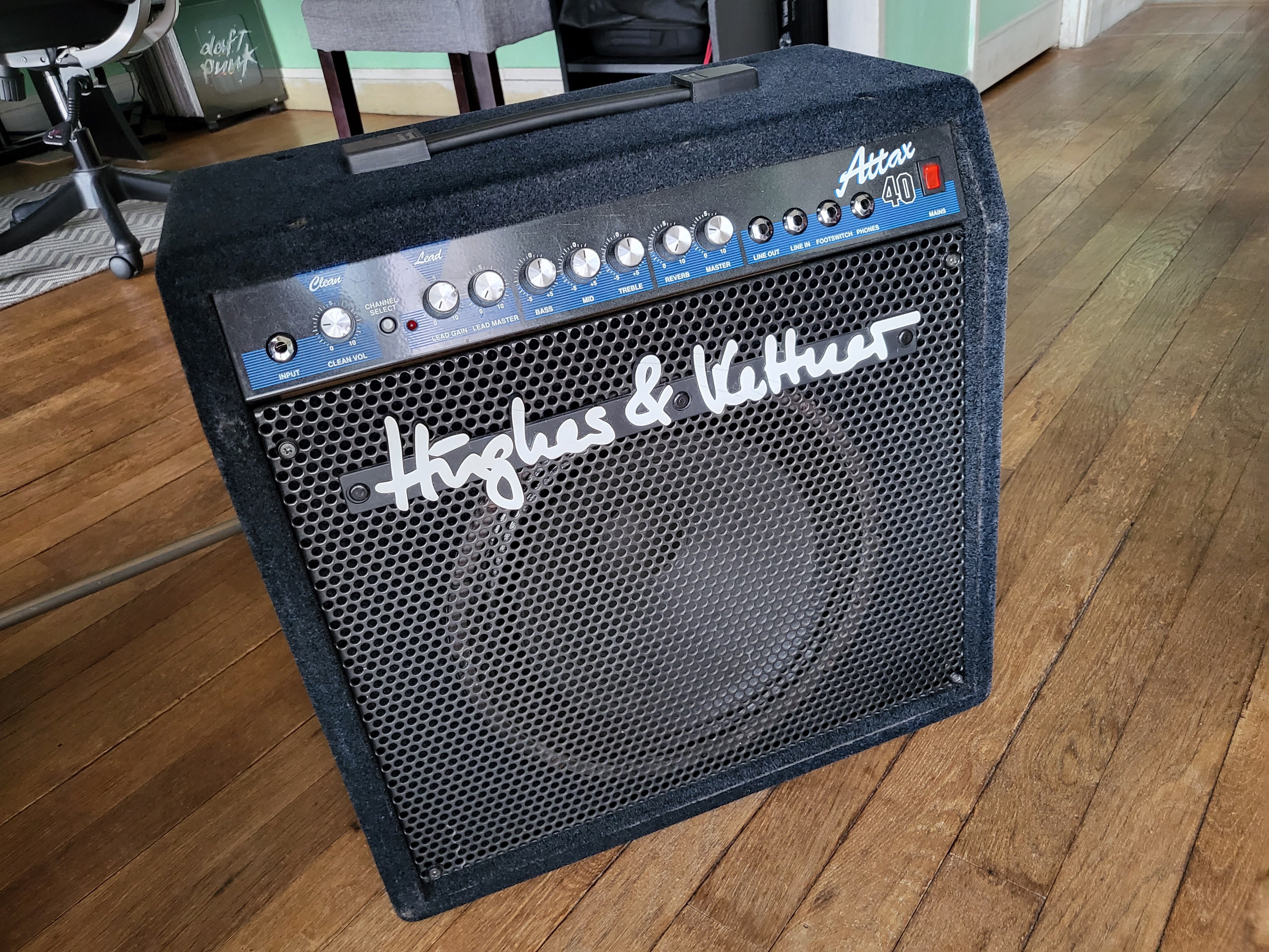 Pictures and images Hughes & Kettner Attax 40 - Audiofanzine