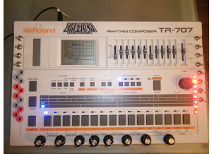 Roland TR-707 (86425)