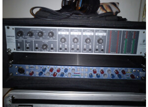 Behringer Combinator MDX8000 (15302)