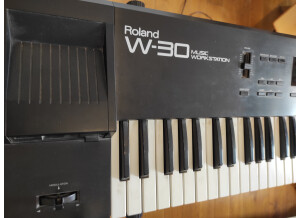 Roland W-30 (8879)