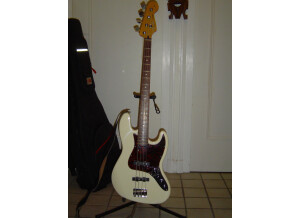 Fender [Deluxe Series] Active Jazz Bass - Vintage White Rosewood