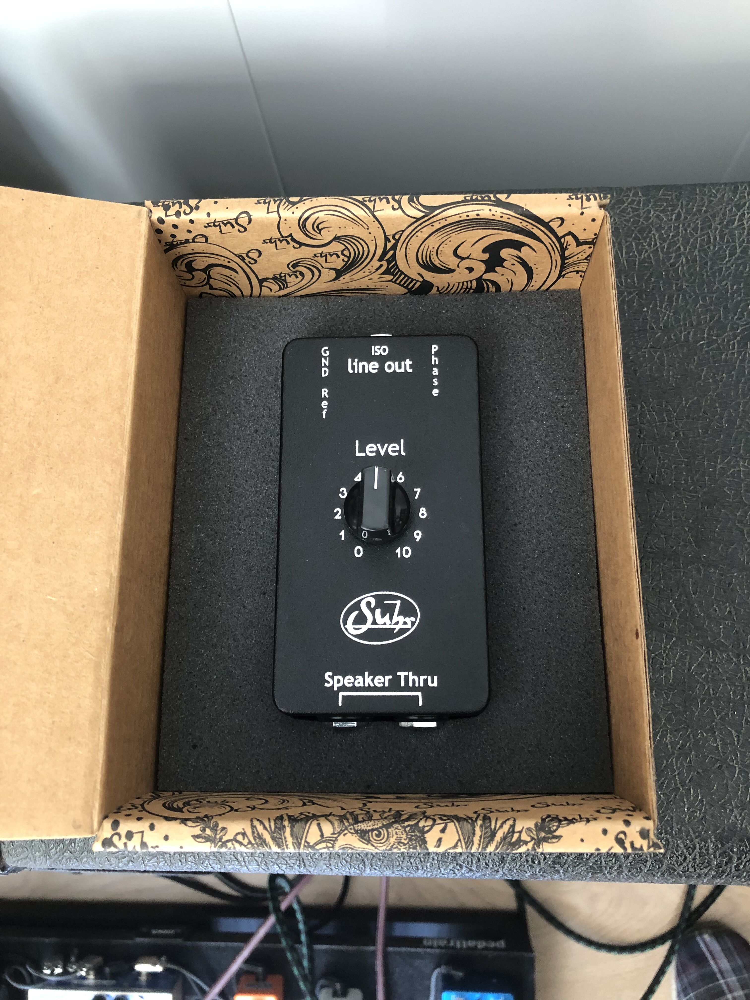 Pictures and images Suhr ISO Line-Out Box - Audiofanzine